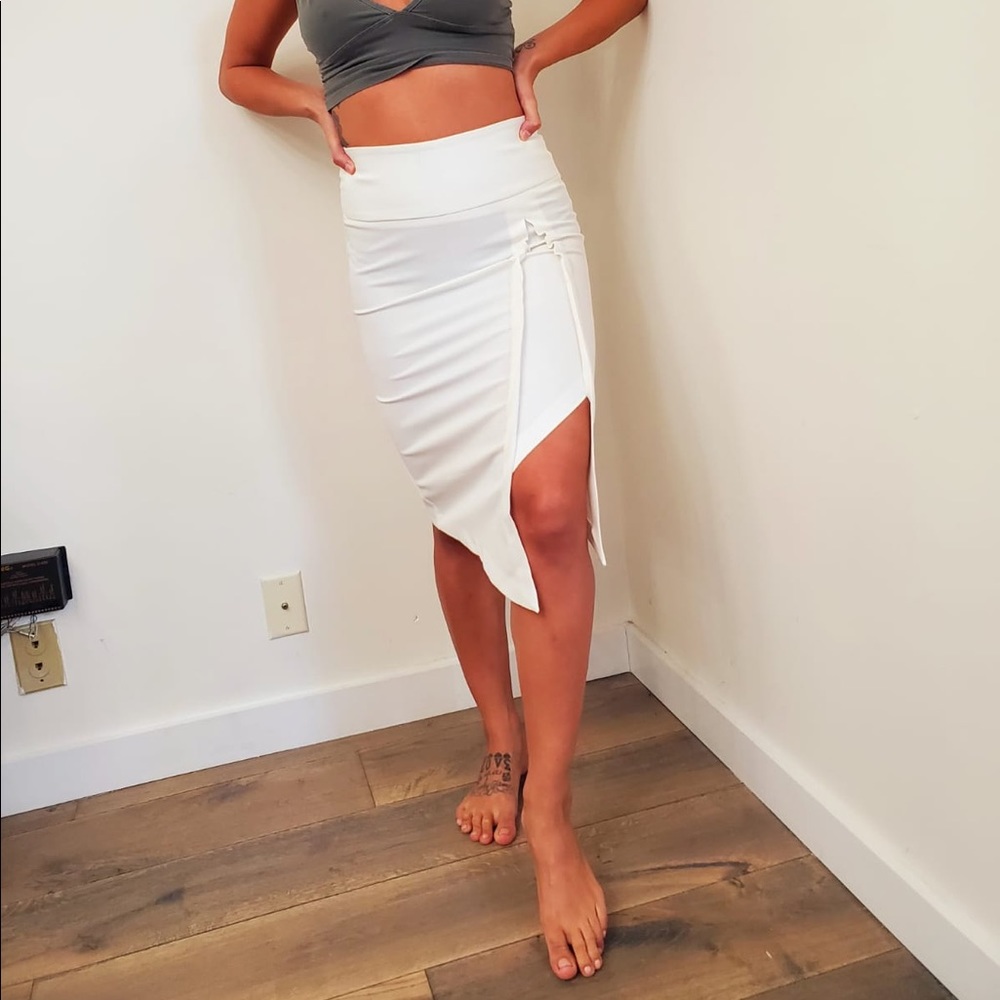 White pencil skirt